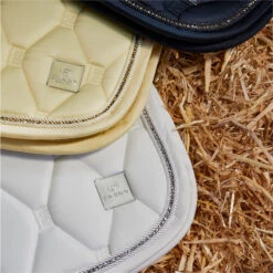 2023 Eskadron Glossy Crystal Saddle Cloth & Mesh Evo-Wool Tendon Boots Bundle 218131555131 - White 16 2023 Eskadron Glossy Crystal Saddle Cloth & Mesh Evo-Wool Tendon Boots Bundle 218131555131 - White -Equestrian Sports Store 6326 632620Lifestyle203.700x700