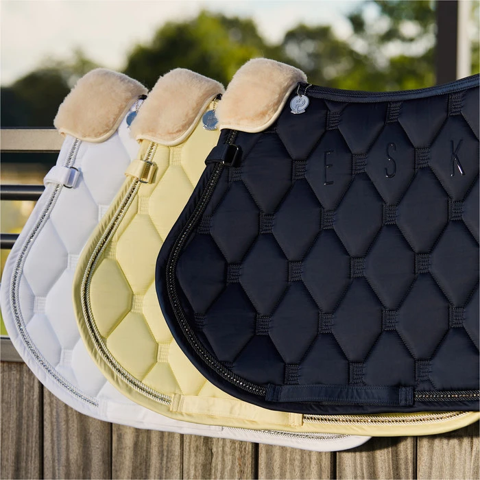 2023 Eskadron Glossy Crystal Saddle Cloth & Mesh Evo-Wool Tendon Boots Bundle 218131555131 - White 9 2023 Eskadron Glossy Crystal Saddle Cloth & Mesh Evo-Wool Tendon Boots Bundle 218131555131 - White - Image 9