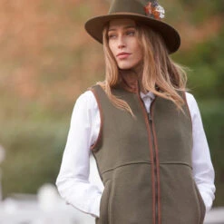 2023 Alan Paine Womens Aylsham Fleece Gilet AYLLWCT - Green Colour Green -Equestrian Sports Store 6791 202320Alan20Paine20Womens20Aylsham20Fleece20Gilet20AYLLWCT20 20Green202.700x700